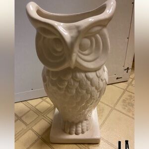 Bowring White Ceramic Owl Vase